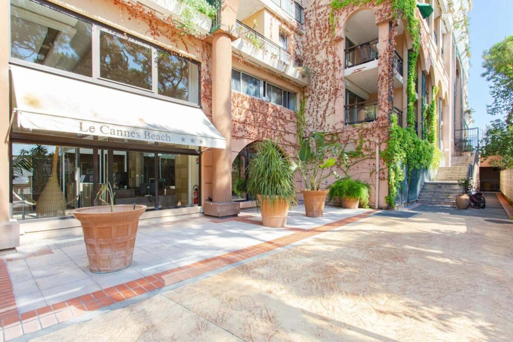 Azur Palm Furnished Flat Appartamento Cannes