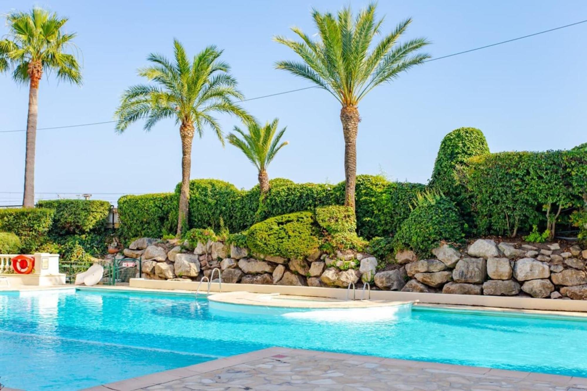 Azur Palm Furnished Flat * Cannes